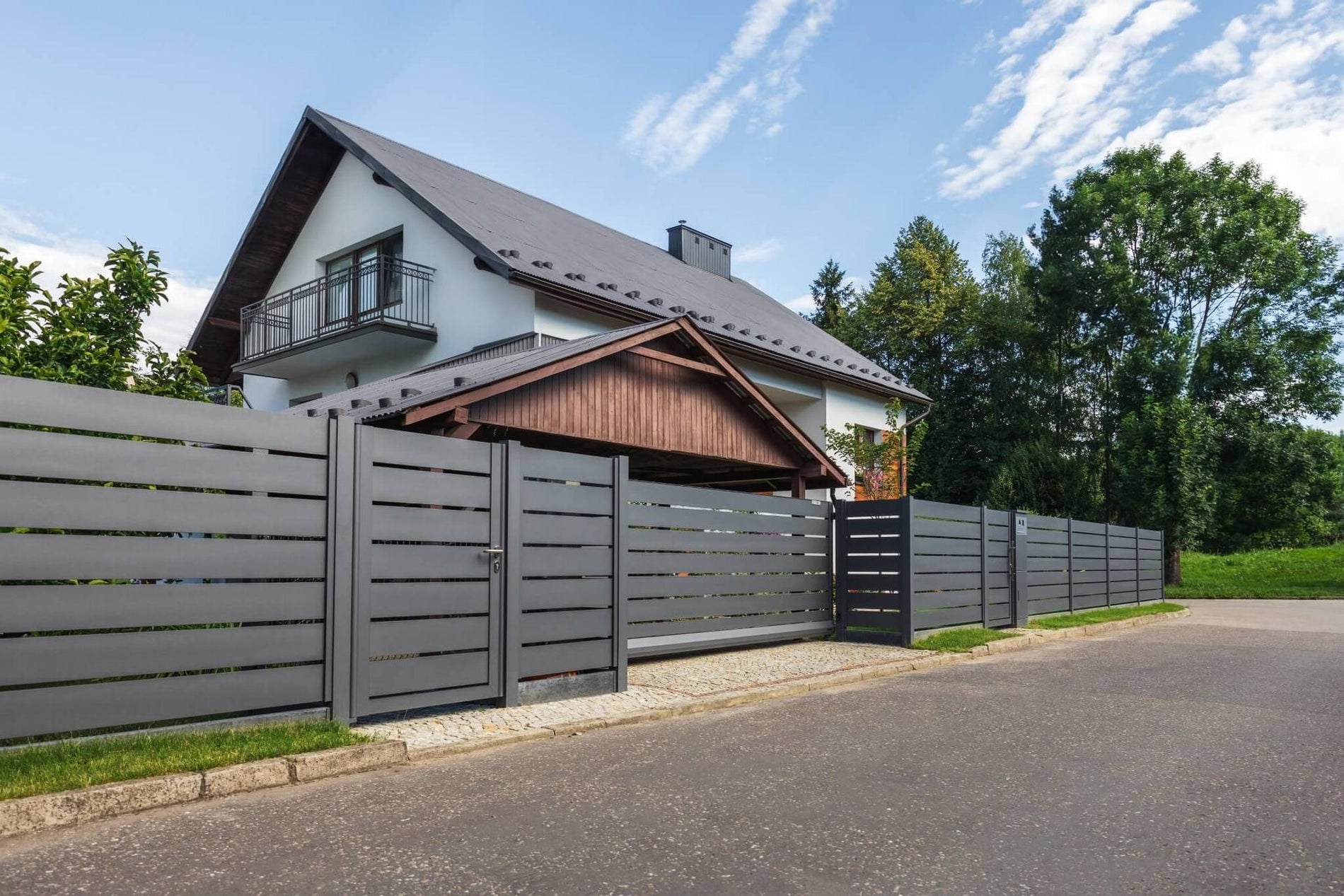 Hausautomatisierung: Warum lohnt sich die Wahl automatischer Tore?
