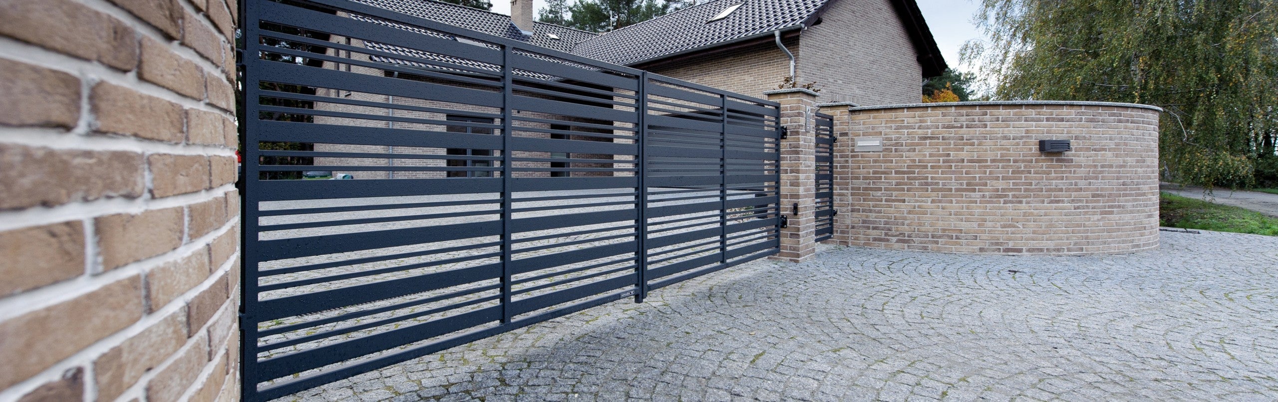 Modern Flügeltore (Horizontal)